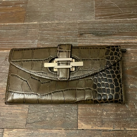 Olive Green Genuine Leather Croc Embossed Wallet🖤 - Picture 1 of 13